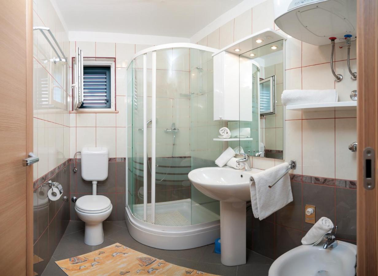 Apartments By The Sea Postira, Brac - 15242 外观 照片